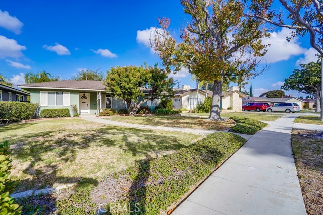 Image 2 for 4611 N Cerritos Dr, Long Beach, CA 90807