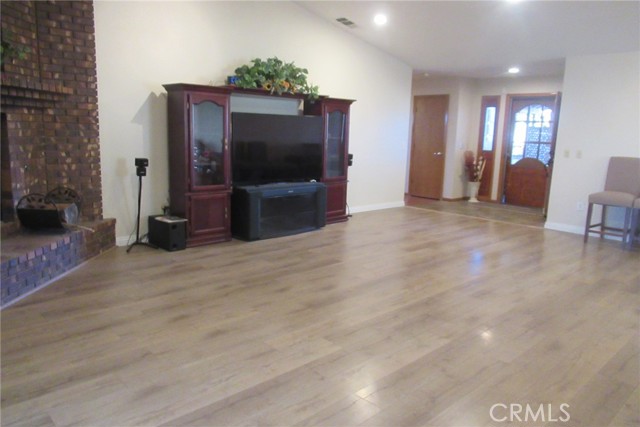 Detail Gallery Image 5 of 28 For 16035 Venango, Apple Valley,  CA 92307 - 3 Beds | 2 Baths