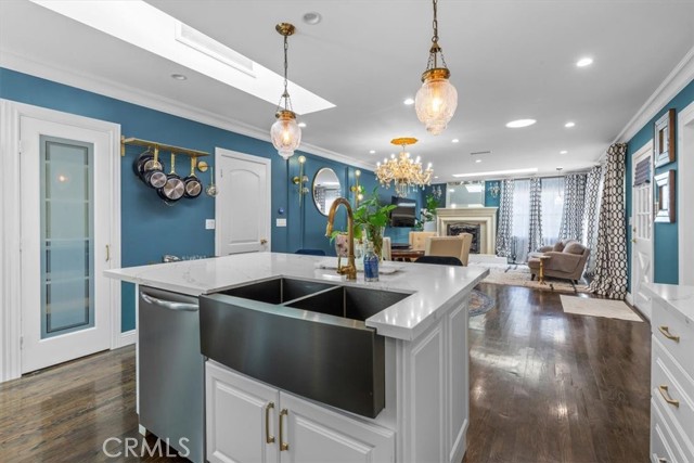 Detail Gallery Image 13 of 35 For 5201 Sale Ave, Woodland Hills,  CA 91364 - 3 Beds | 2 Baths