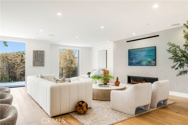 Detail Gallery Image 24 of 46 For 1759 Glenneyre St, Laguna Beach,  CA 92651 - 5 Beds | 5/1 Baths