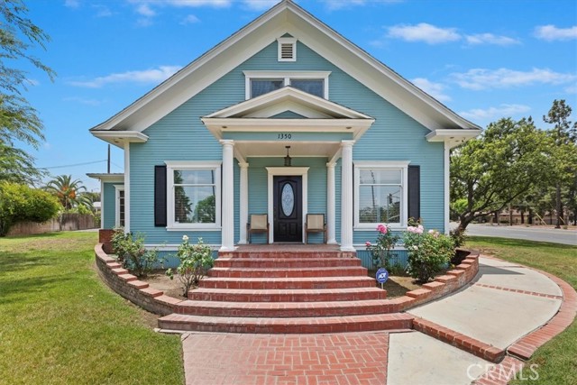 1350 E Chase Drive, Corona CA: https://media.crmls.org/medias/8c497f67-f862-4dad-b604-9e2ea5ad1ae1.jpg