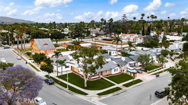 1905 Davis Street, Corona CA: https://media.crmls.org/medias/8c49e850-a4b7-4f25-b121-9099e4dfc24e.jpg