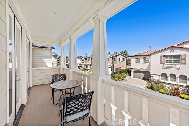 Detail Gallery Image 32 of 55 For 305 Costa Bella Ct, Costa Mesa,  CA 92627 - 4 Beds | 4/1 Baths