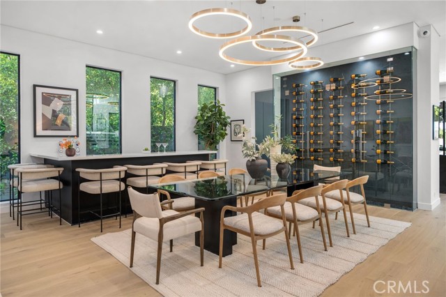 Detail Gallery Image 4 of 59 For 15231 Greenleaf St, Sherman Oaks,  CA 91403 - 6 Beds | 7/1 Baths