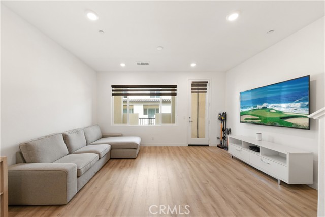 7418 Royal Street, Buena Park CA: https://media.crmls.org/medias/8c4c833c-c915-4a03-bf40-efe1e209c482.jpg