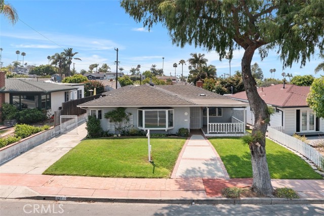 121 Avenida Barcelona, San Clemente CA: https://media.crmls.org/medias/8c4e2af4-af30-40f8-bd06-be48219cef5a.jpg