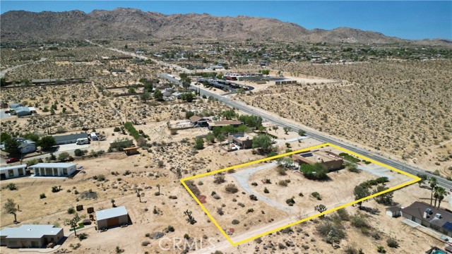 7125 Sunny Vista Road, Joshua Tree CA: https://media.crmls.org/medias/8c4e6465-348f-4cf7-b69f-6fdd0948ae4c.jpg