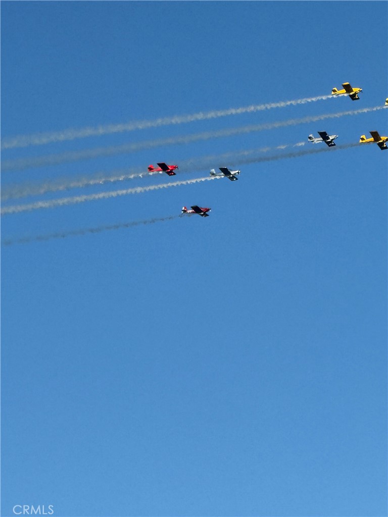 https://media.crmls.org/medias/8c4f0e94-943a-4de4-ad43-0410843afaa0.jpg?preset=X-Large
