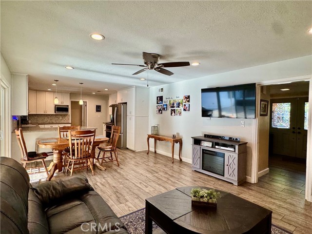 Detail Gallery Image 11 of 35 For 1795 N 1st Ave, Upland,  CA 91784 - 4 Beds | 3 Baths