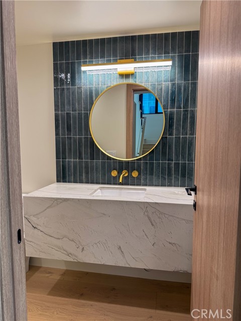 Detail Gallery Image 3 of 56 For 404 16th St, Manhattan Beach,  CA 90266 - 5 Beds | 5/2 Baths