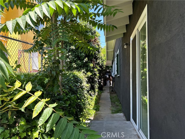 328 Vista Place, Los Angeles CA: https://media.crmls.org/medias/8c4f707c-94e2-4d2d-851b-60f12267d924.jpg