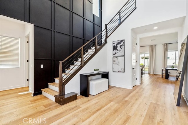 Detail Gallery Image 2 of 14 For 17715 Hillside, Saugus,  CA 91350 - 4 Beds | 4 Baths