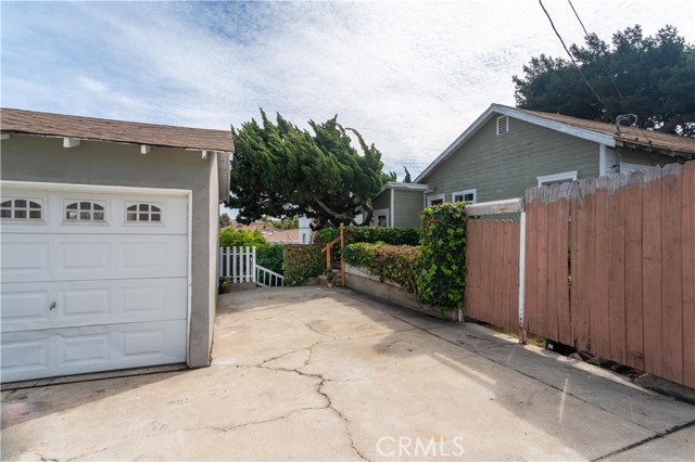 1803 Grant Avenue, Redondo Beach, California 90278, ,Residential Income,Sold,Grant,SB22052858