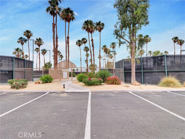 78209 Indigo Drive, La Quinta CA: https://media.crmls.org/medias/8c509c6b-a383-47f3-9e21-3d736b30c817.jpg