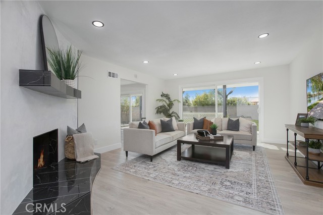 Detail Gallery Image 8 of 35 For 418 S Wheeler Pl, Orange,  CA 92869 - 5 Beds | 2/1 Baths