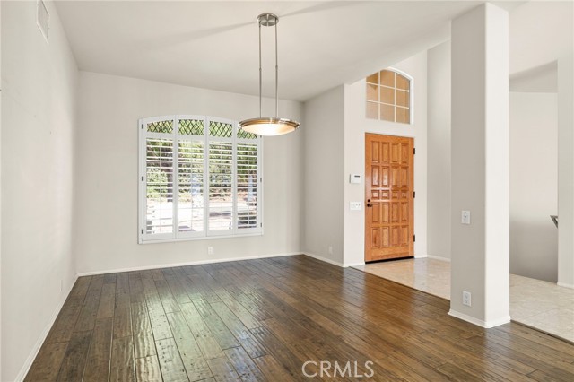 Detail Gallery Image 9 of 53 For 723 Regent Ct, Santa Paula,  CA 93060 - 4 Beds | 2/1 Baths