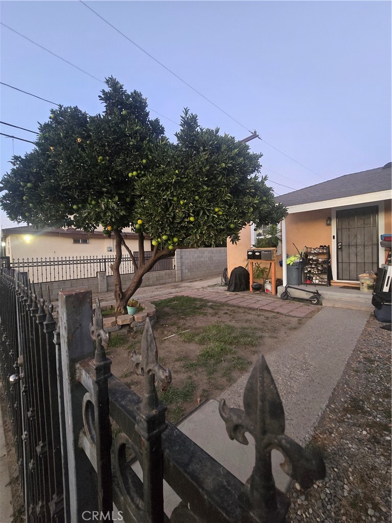 https://media.crmls.org/medias/8c528f62-67a0-4fbf-8ddc-982b622700cf.jpg?preset=X-Large