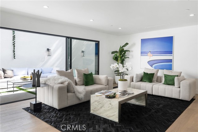 Detail Gallery Image 23 of 46 For 9836 Yoakum Dr, Beverly Hills,  CA 90210 - 5 Beds | 4 Baths