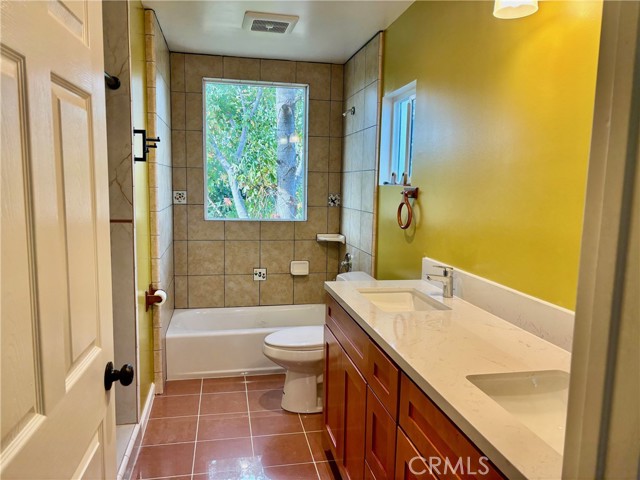 Detail Gallery Image 9 of 10 For 21323 Conradi, Torrance,  CA 90502 - 2 Beds | 2 Baths