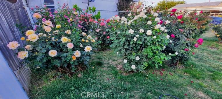 https://media.crmls.org/medias/8c53493c-0bff-4960-9b52-dc8f01c801c2.jpg?preset=X-Large