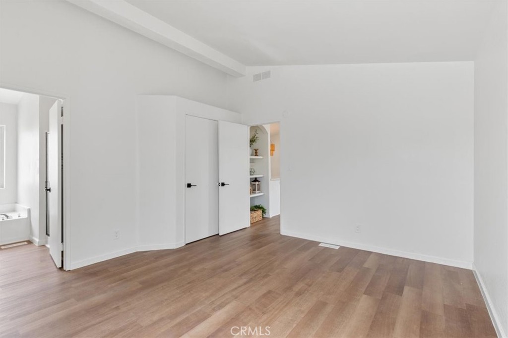 9080 Bloomfield Avenue 272