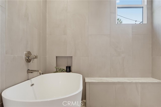 2932 Edgehill photo 35