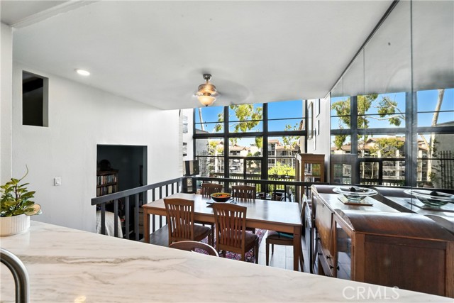 7322 Marina Pacifica N Drive, Long Beach CA: https://media.crmls.org/medias/8c543db7-b3c1-4926-ae3e-daadc6085ab1.jpg