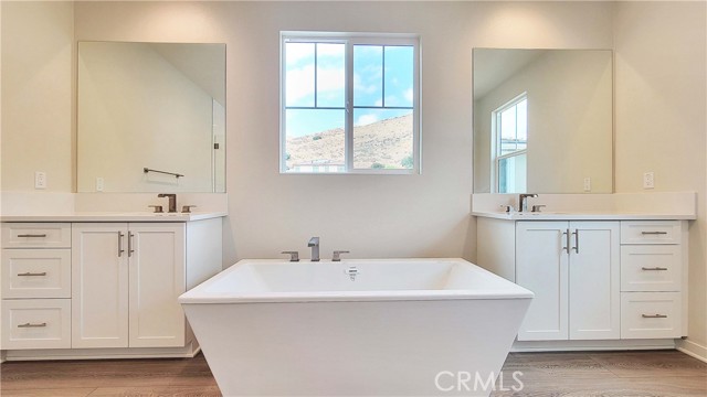 Detail Gallery Image 25 of 44 For 6536 Canyon Oaks Dr, Simi Valley,  CA 93063 - 5 Beds | 5/1 Baths