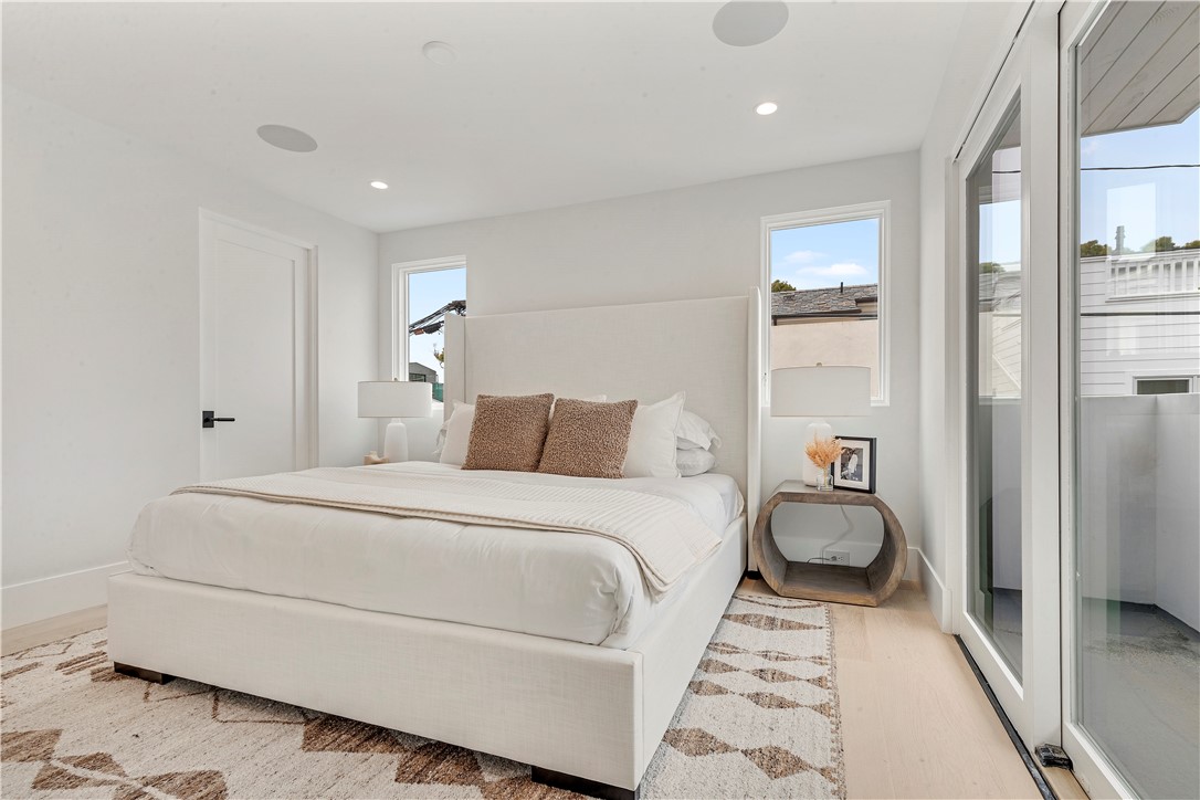 Detail Gallery Image 16 of 23 For 513 1/2 Acacia, Corona Del Mar,  CA 92625 - 2 Beds | 2/1 Baths