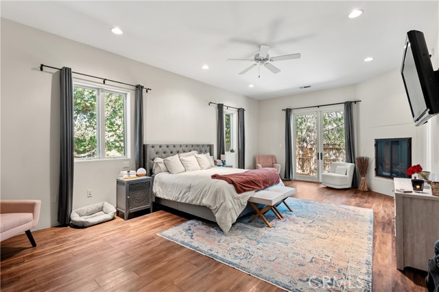 Detail Gallery Image 10 of 21 For 5150 Gloria Ave, Encino,  CA 91436 - 4 Beds | 4/1 Baths