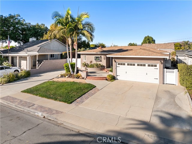 Detail Gallery Image 3 of 26 For 321 E Fir St, Brea,  CA 92821 - 5 Beds | 5 Baths