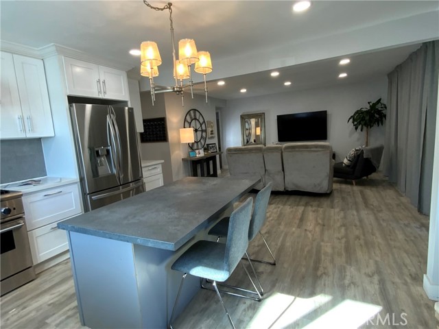 Detail Gallery Image 6 of 21 For 17091 B Ln, Huntington Beach,  CA 92647 - 3 Beds | 2 Baths