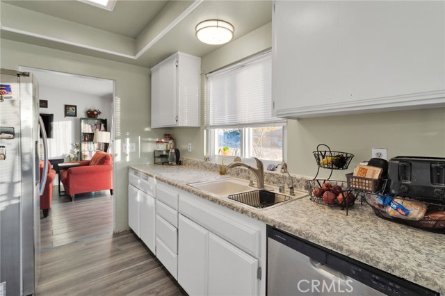 Detail Gallery Image 17 of 40 For 13167 Olathe Rd, Apple Valley,  CA 92308 - 4 Beds | 2 Baths