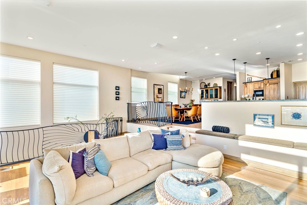 4308 The Strand