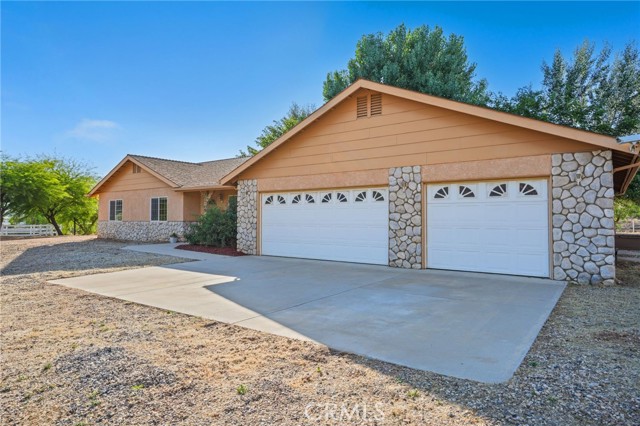 Detail Gallery Image 3 of 53 For 11709 Mint Canyon Rd, Agua Dulce,  CA 91390 - 3 Beds | 3 Baths
