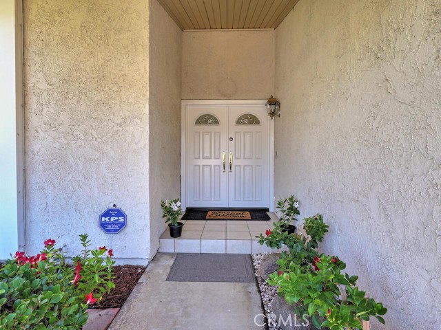 Detail Gallery Image 7 of 54 For 18022 Dellglen Cir, Huntington Beach,  CA 92647 - 4 Beds | 3 Baths