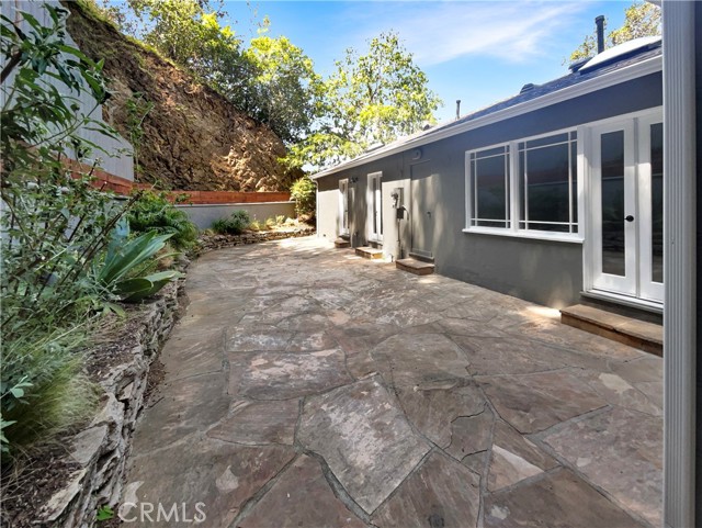 2252 Verde Oak Drive, Los Angeles CA: https://media.crmls.org/medias/8c58163f-55b9-4f29-b75d-8d7ab12d5961.jpg