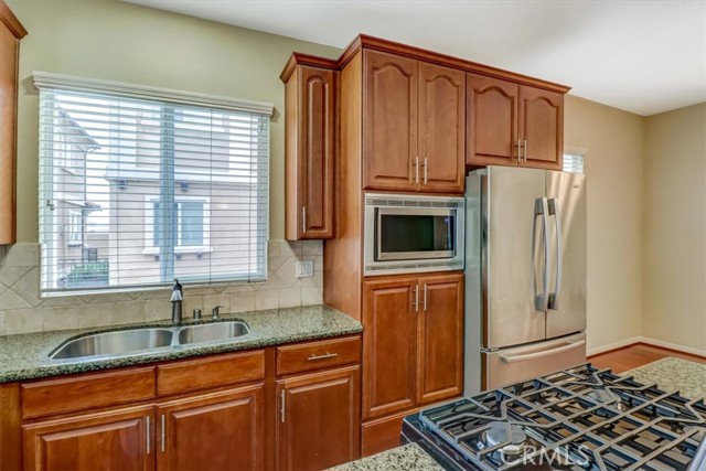 Detail Gallery Image 1 of 28 For 1714 Ruxton Ln #C,  Redondo Beach,  CA 90278 - 3 Beds | 2/1 Baths