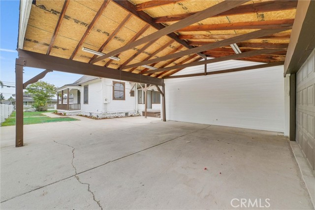 239 N San Antonio Avenue, Upland CA: https://media.crmls.org/medias/8c591853-0ecb-4627-b7ca-873d1d6a2643.jpg