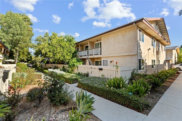 Detail Gallery Image 31 of 39 For 8031 Canby Ave #4,  Reseda,  CA 91335 - 3 Beds | 2/1 Baths