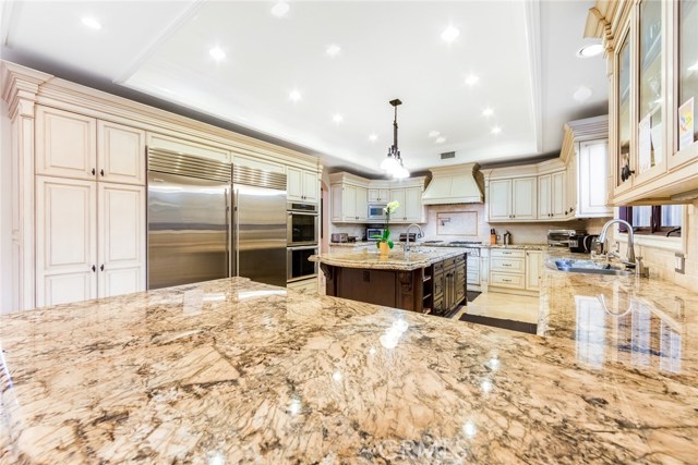 Detail Gallery Image 27 of 52 For 12530 Collins St, Valley Glen,  CA 91607 - 6 Beds | 5/1 Baths