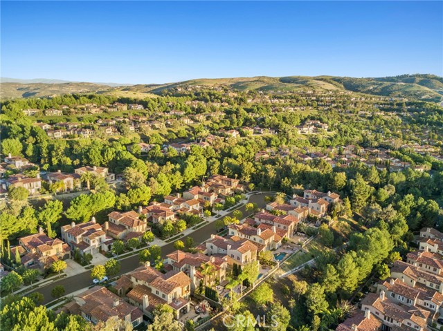 Detail Gallery Image 39 of 39 For 33 Tall Hedge, Irvine,  CA 92603 - 3 Beds | 3/1 Baths
