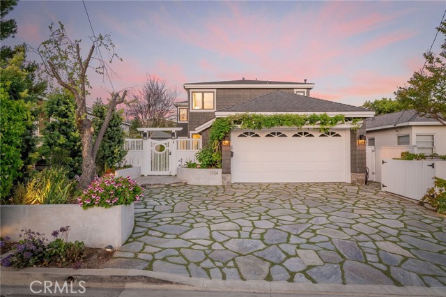 1704 Poinsettia, Manhattan Beach, California 90266, 4 Bedrooms Bedrooms, ,3 BathroomsBathrooms,Residential,For Sale,Poinsettia,SB26093212
