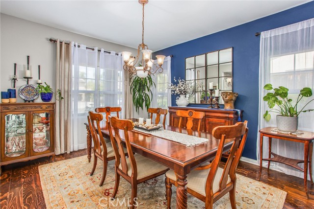 512 Golden West Drive, Redlands CA: https://media.crmls.org/medias/8c5caece-dd67-4d04-95e7-494116d19f0b.jpg