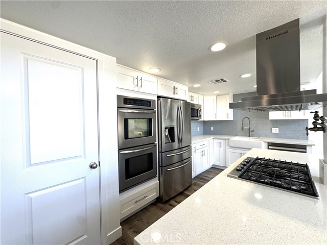 4393 Via Majorca, Cypress CA: https://media.crmls.org/medias/8c5ce960-2581-40eb-a116-ba22a1ef9484.jpg