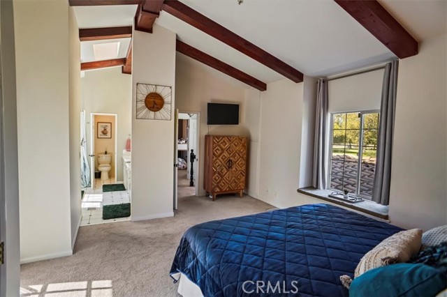 525 Bob Hope Drive, Burbank CA: https://media.crmls.org/medias/8c5d0d4f-bb8c-4eda-95e6-d720e5194d3e.jpg