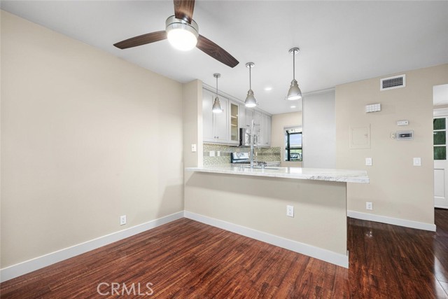 Image 12 of 38 For 700 Lake  111