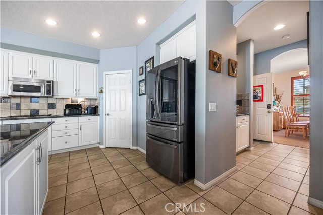 Detail Gallery Image 7 of 53 For 40755 Knollwood Ct, Palmdale,  CA 93551 - 5 Beds | 4 Baths