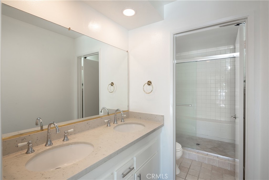 8c5f18d6 4716 45a6 8e96 443dc2c8d856