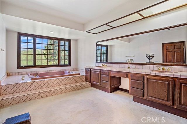Detail Gallery Image 24 of 44 For 24840 Wooded Vista, West Hills,  CA 91307 - 5 Beds | 4/1 Baths